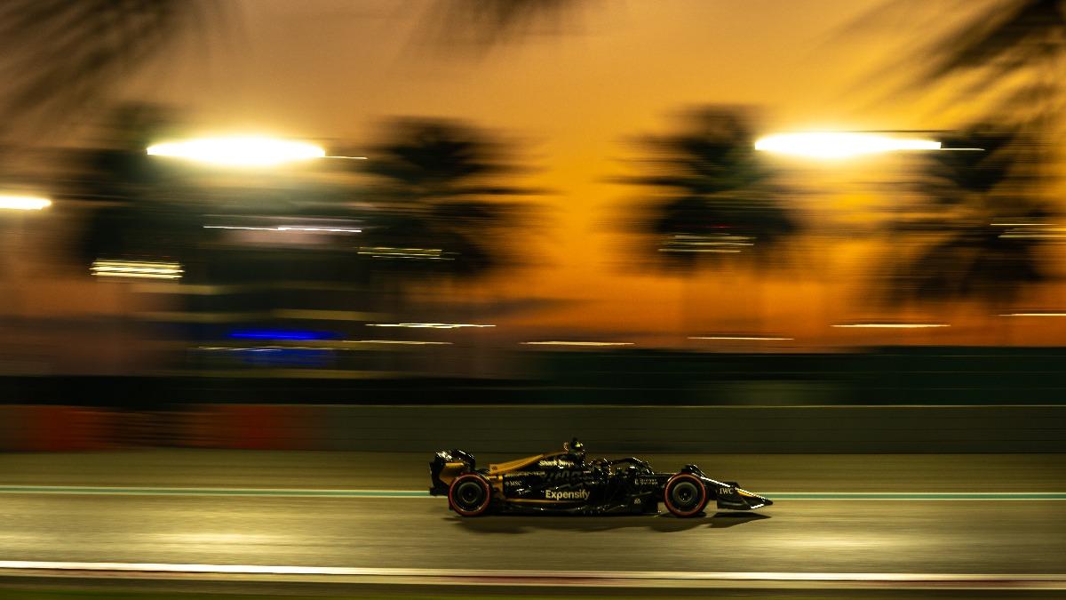《F1電影》打造前所未見的賽車觀影體驗。(圖/華納兄弟提供)