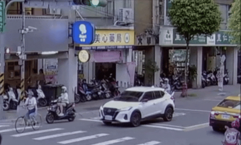 車禍監視器畫面。(圖/TVBS)