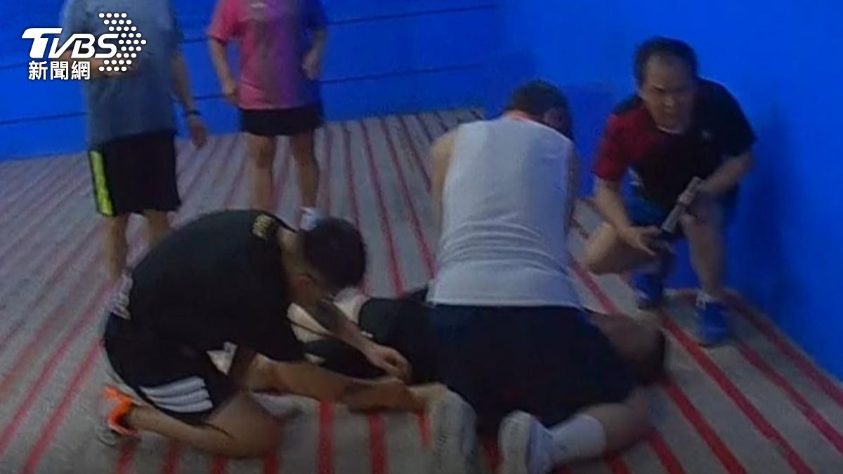男子打完桌球突然昏迷,一度失去呼吸心跳。(圖/翻攝新埔消防分隊臉書)