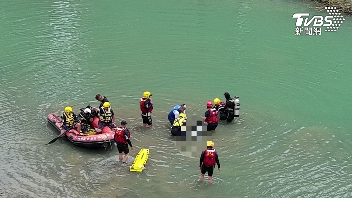快訊/台南男後堀溪戲水「浮出一下就消失」 尋獲遺體家屬崩潰