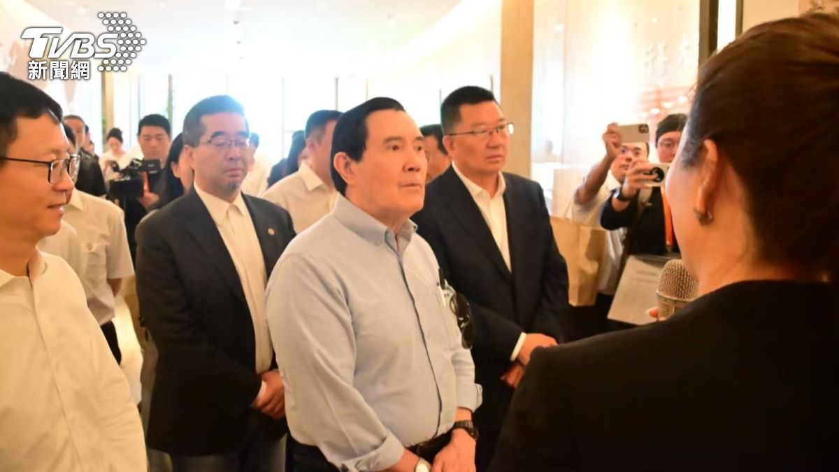 馬英九二度在陸提「中華民國憲法」 廈航董座神回一句