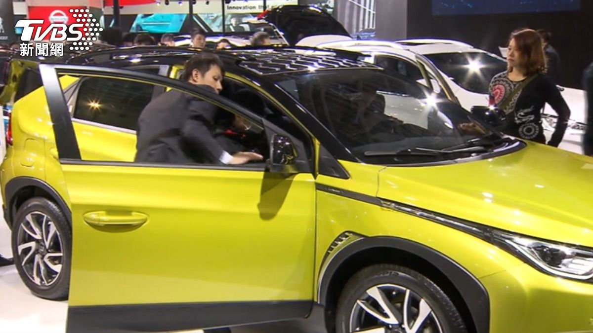 2025年車市因為雙稅顯得冷清,如何推出促銷拉抬買氣,成了車商當務之急。(圖/TVBS)