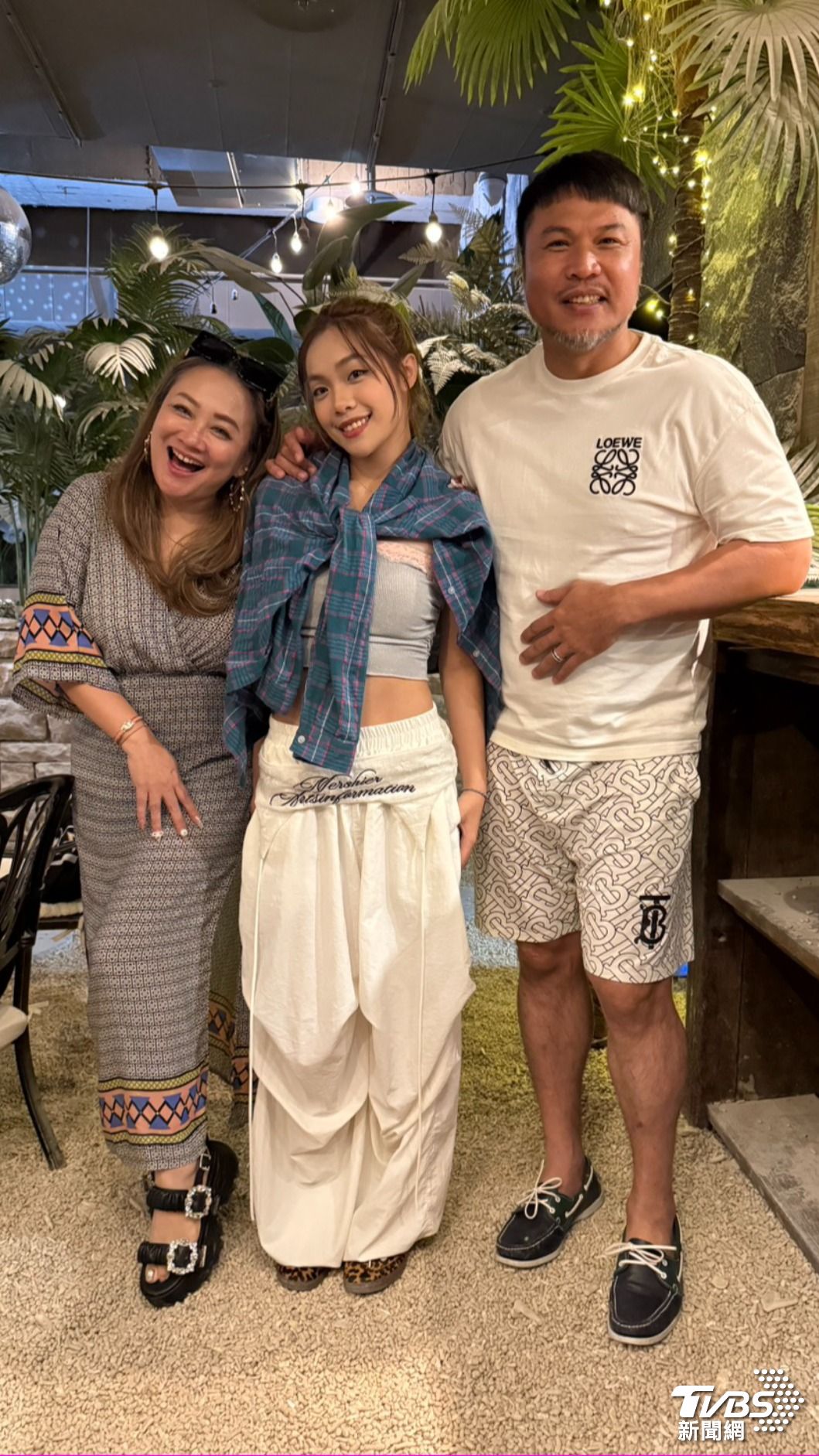 陳致遠和老婆林秀琴、女兒陳琳現身派對。(圖/林彥君攝)