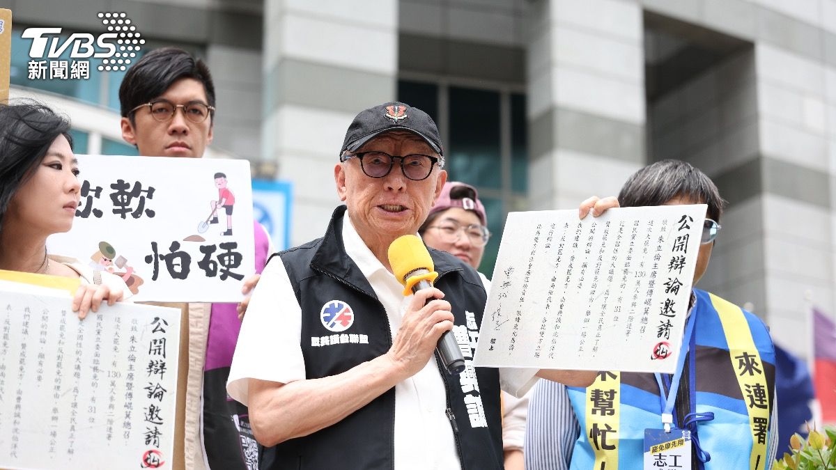 藍委徐巧芯罷免案領銜人曹興誠。(圖/華子琛攝)