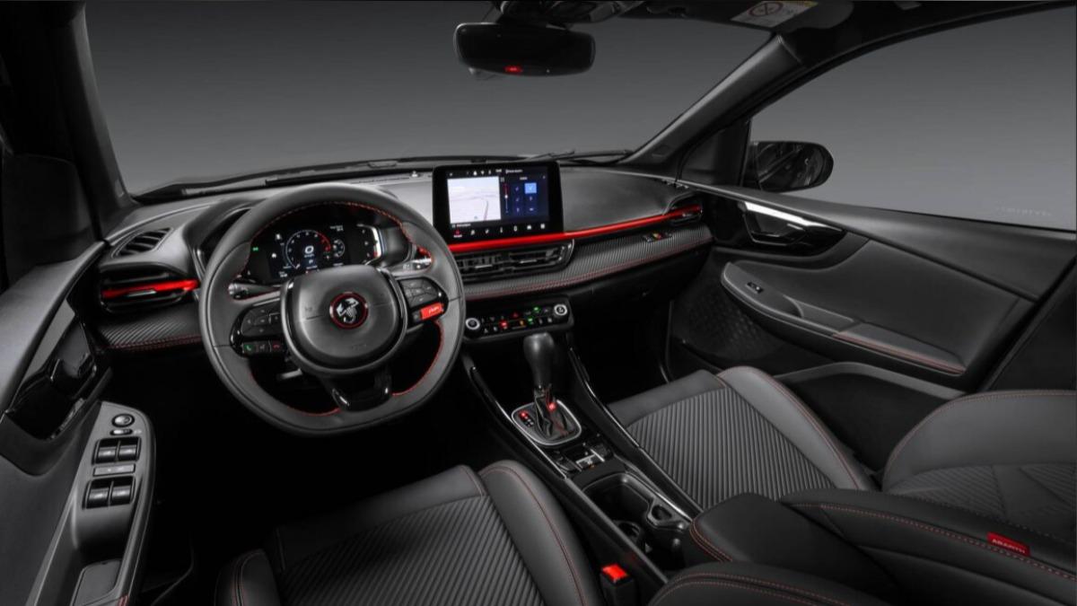 Fiat Pulse Abarth內外皆充滿性能風味，車內更以大量紅色點綴。（圖／ Abarth提供）