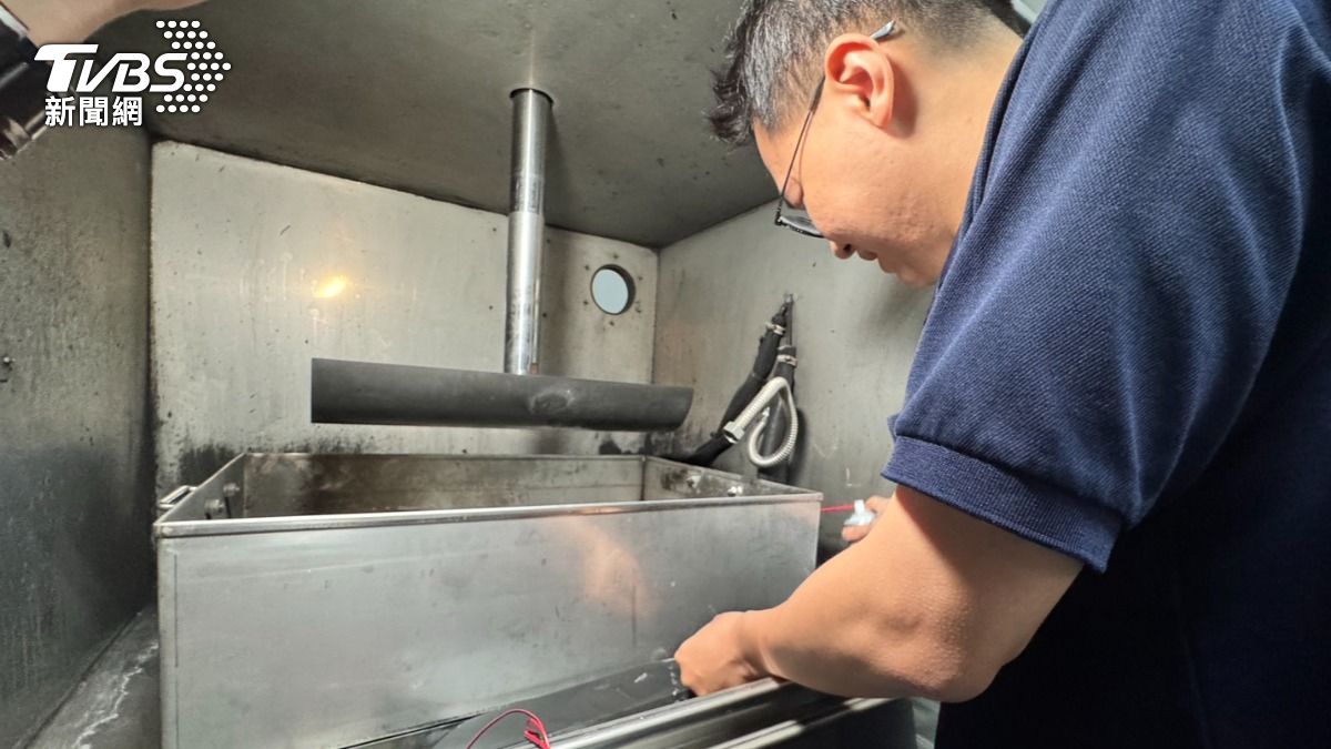 電動機車電池檢測,得經過12關卡。(圖/TVBS)