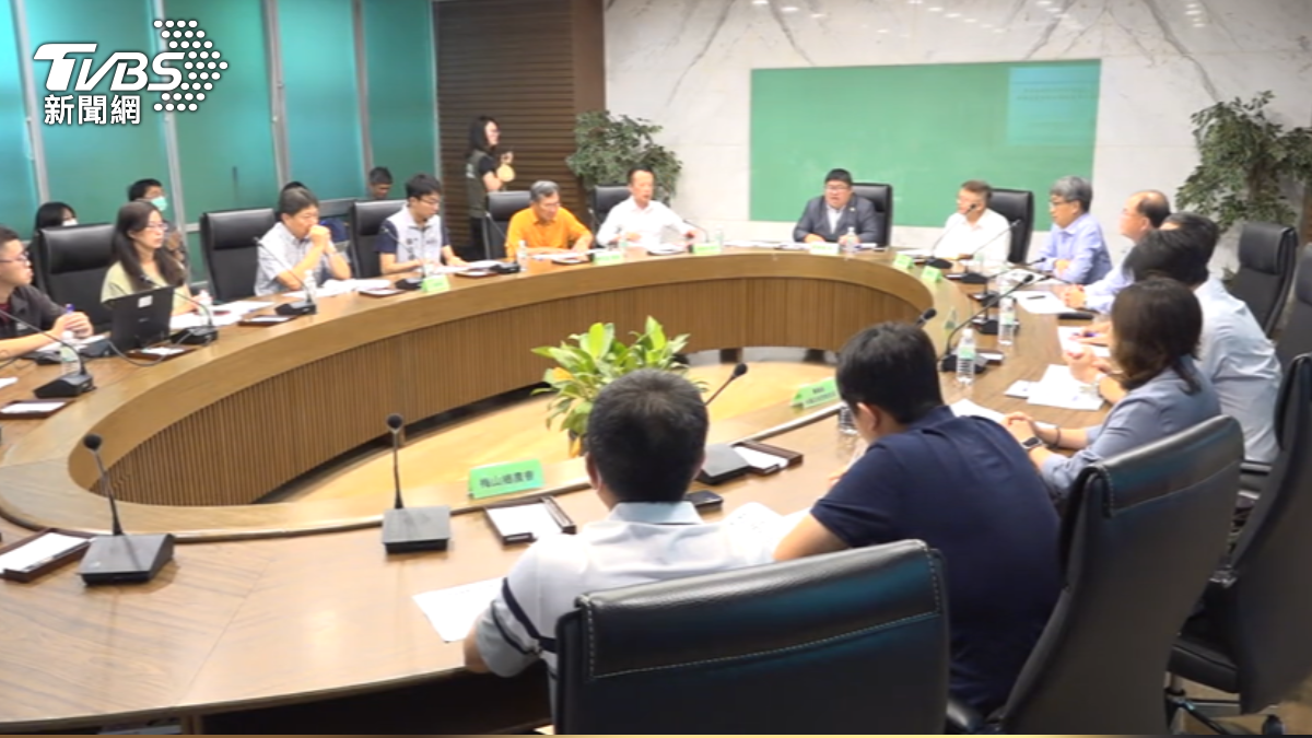 陳明文火爆開嗆陳駿季。（圖／TVBS）