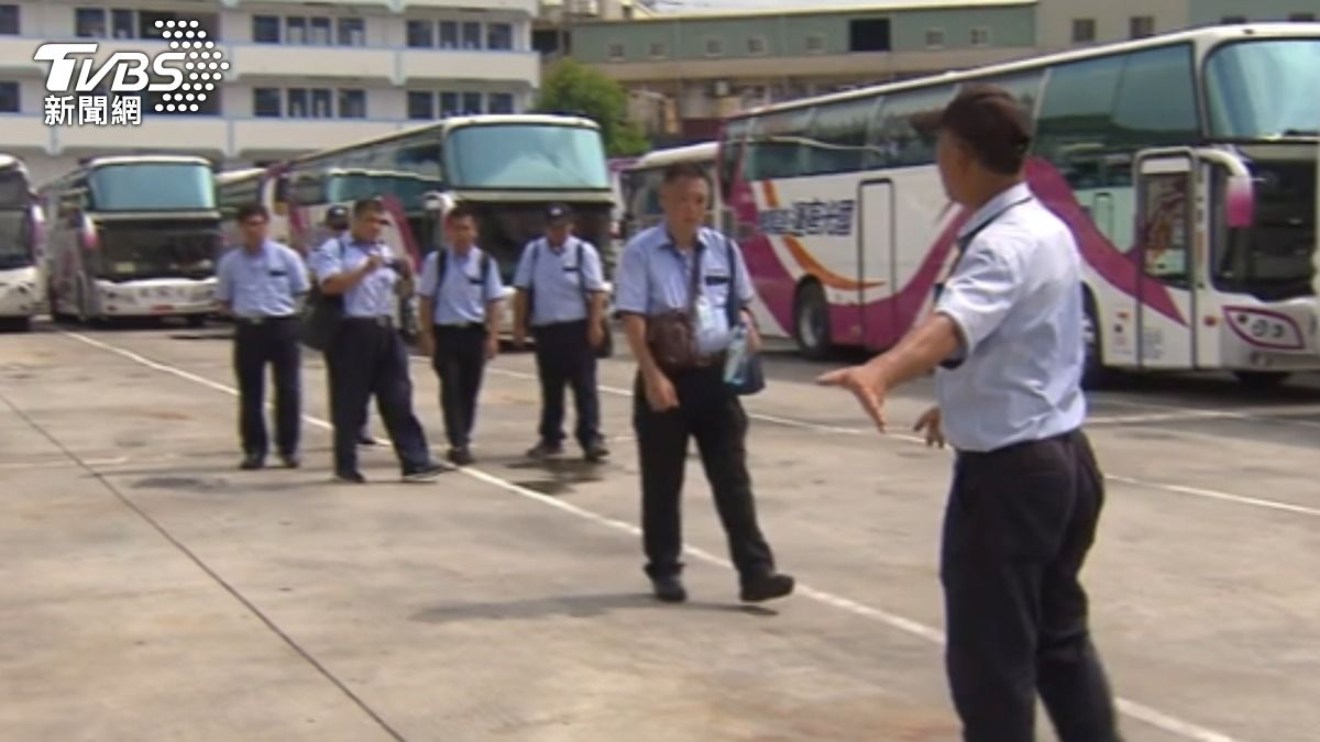 2024年台北市公車駕駛的需求是5262人,實際聘用只有3698人。(圖/TVBS)