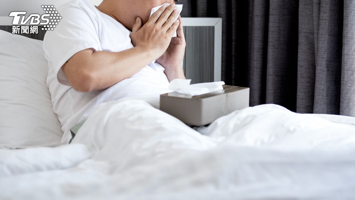 「拳頭夾腋下」通鼻塞? 醫:持續20秒至1分鐘能短暫改善
