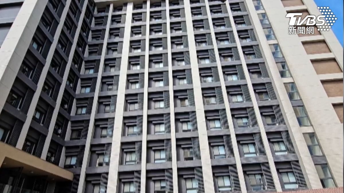 萬能科大生不滿宿舍遭闖 爆氣「踹舍監致骨折」嗆:私闖民宅
