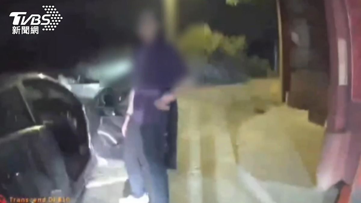 男子稱被女友開車拖行，導致全身傷。（圖／TVBS）