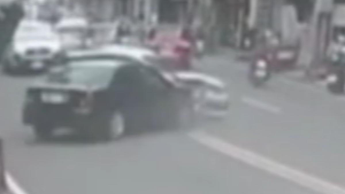 68歲婦稱煞車失靈逆向撞。（圖／翻攝黑色豪門企業）