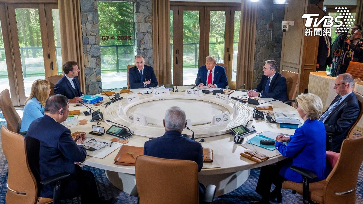 義總理梅洛尼G7聽馬克宏悄悄話 聽完翻世紀白眼網讚爆