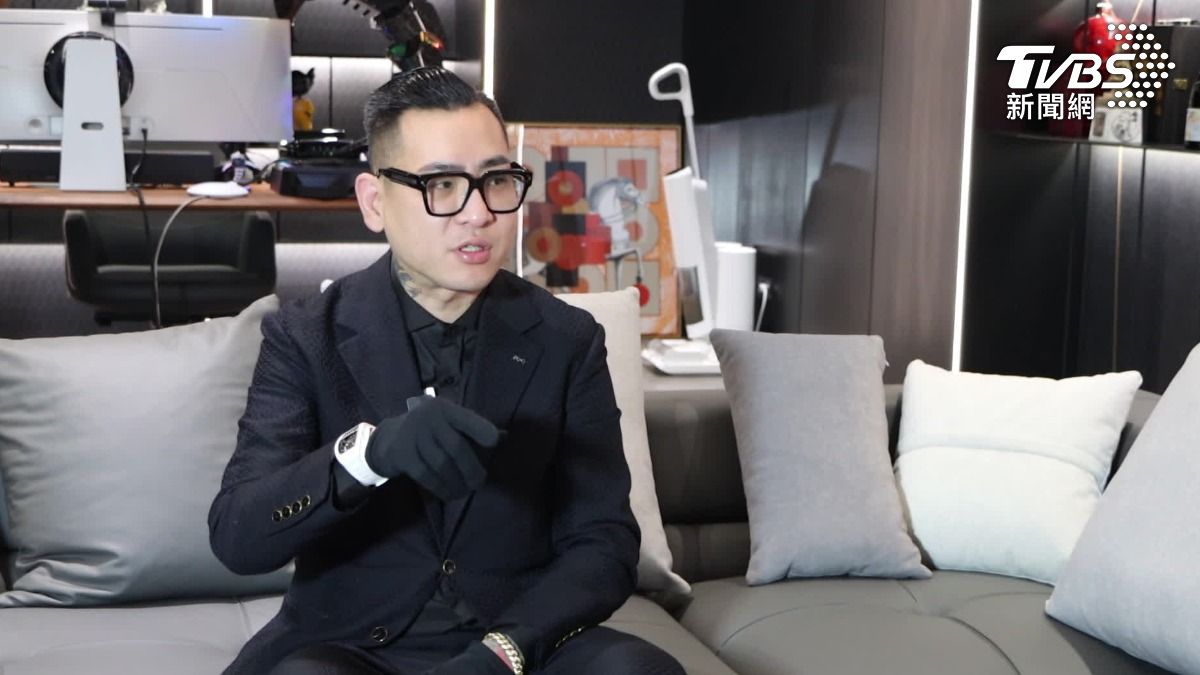 網紅蹦闆曝光身世經歷。(圖/TVBS)