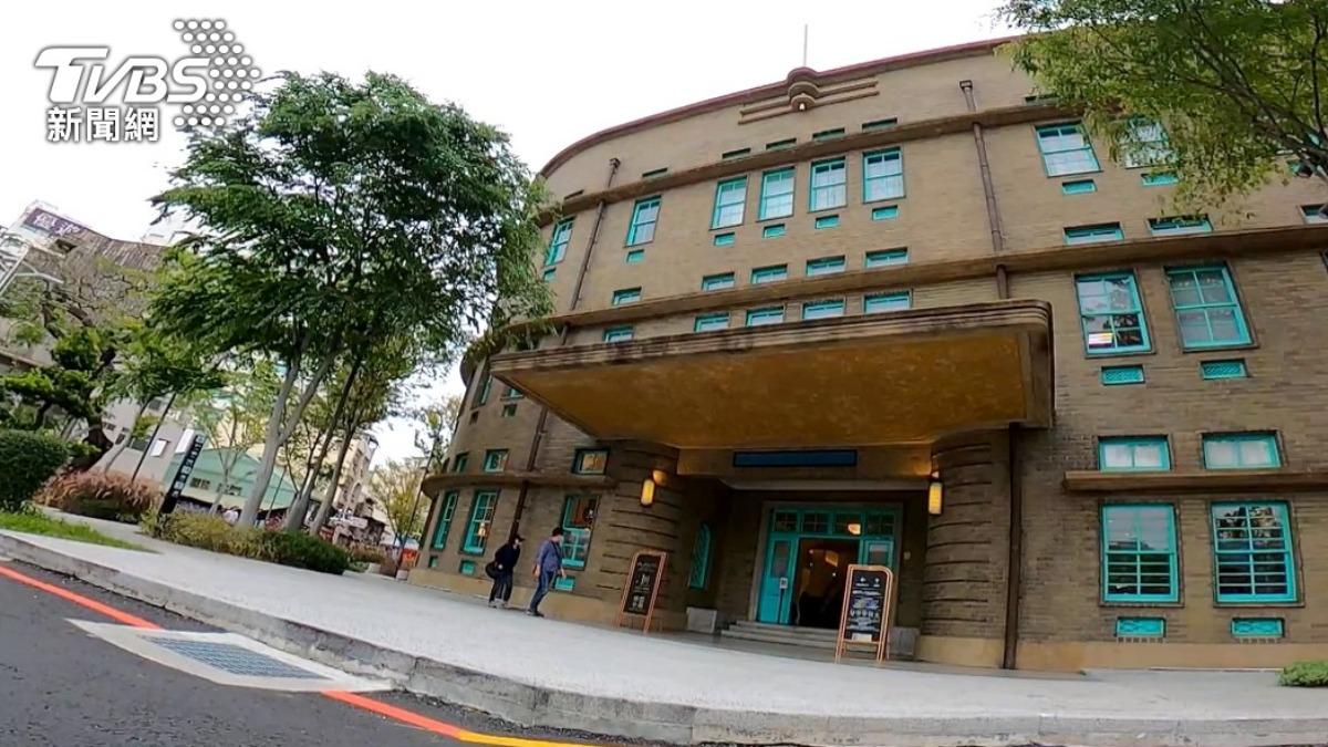 嘉義美術館出包!邀請卡烏龍「南市文化局長」才3行就錯 館方致歉