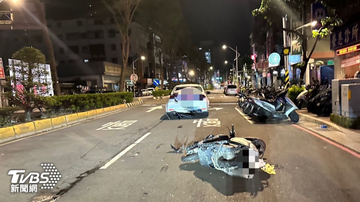 板橋多元計程車「停路中載客」 騎士煞不住追撞慘摔昏迷
