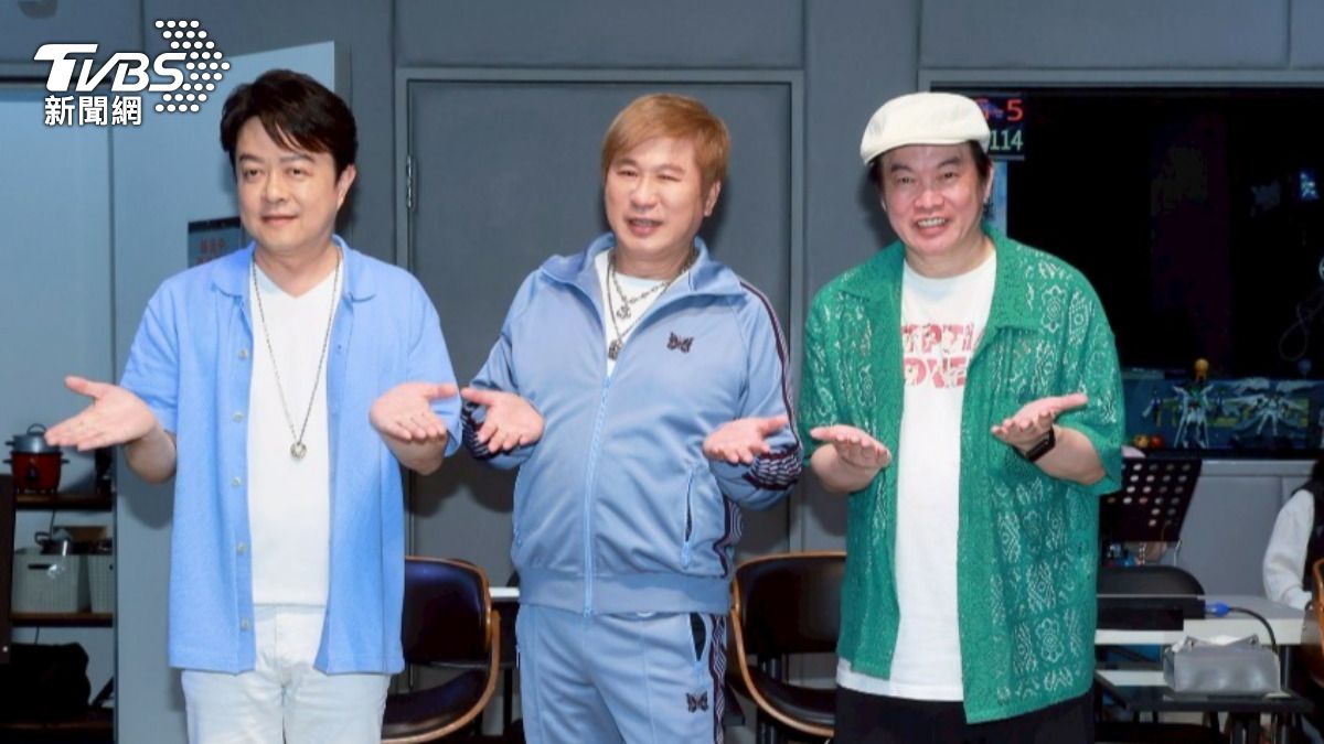 翁立友(左起)、胡瓜和康康為演唱會彩排。(圖/趙世平攝)