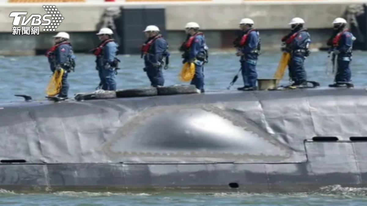 國造潛艦「海鯤號」故障！阿兵哥「拚命搖轉」操舵　沒力就換下一位
