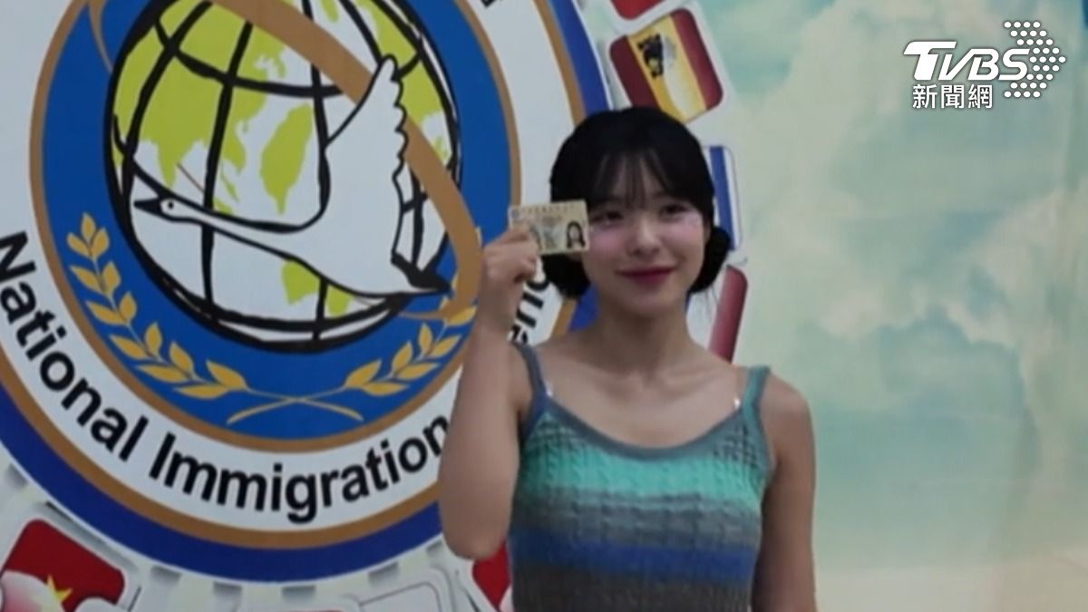 中職韓籍啦啦隊員李多慧，成為我國就業金卡代表使用者，用意讓外國人才相信能在台更便利地工作和生活。（圖／TVBS）
