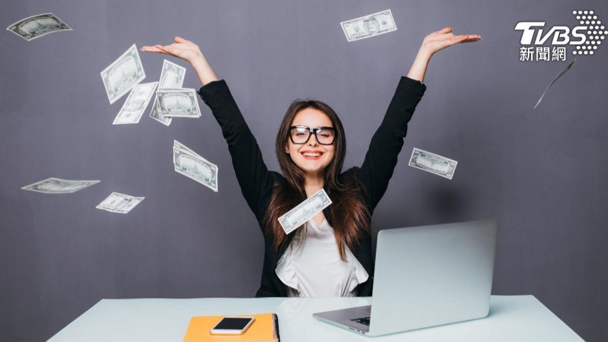 女業務靠「這2招」4年存到第一桶金!一票網喊:真的有用