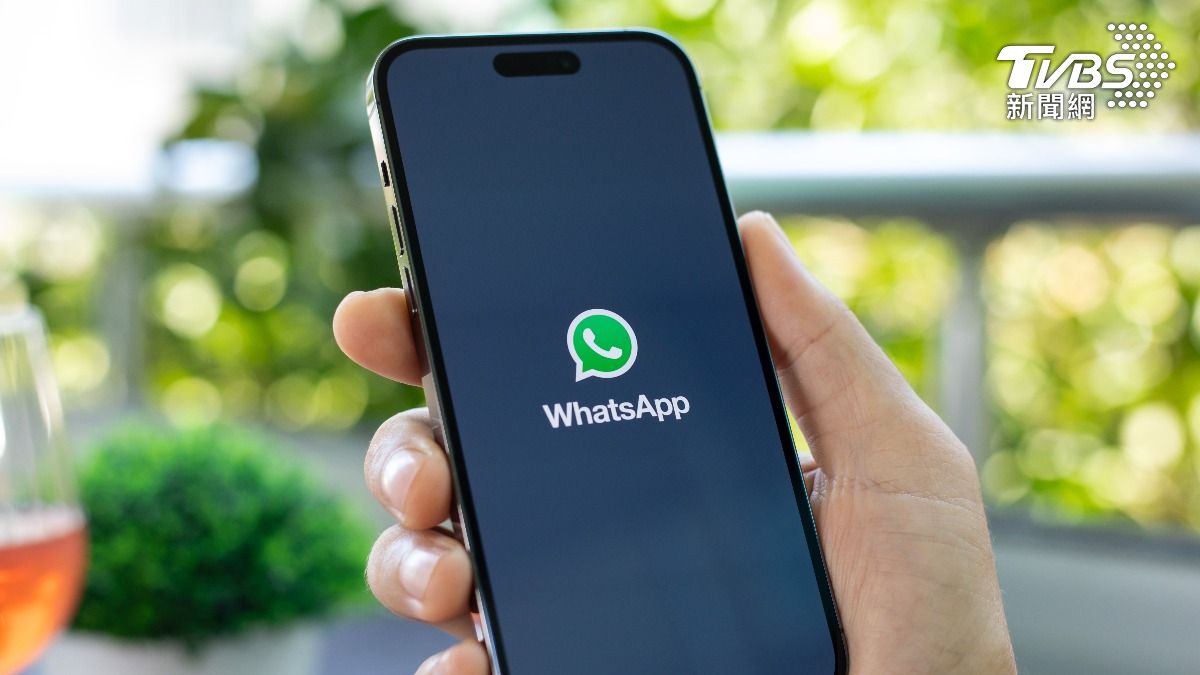 伊朗當局禁官員手機，並呼籲刪除Whatsapp。(示意圖／shutterstock 達志影像)