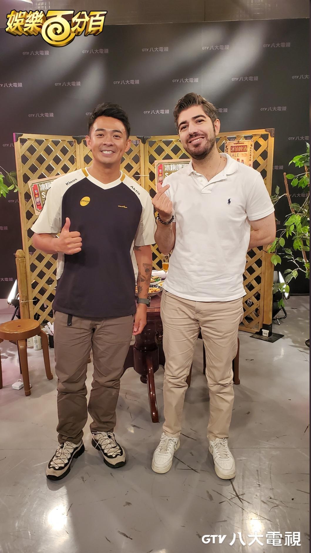 融融笑說比圖佳還懂土耳其。（圖／八大電視）