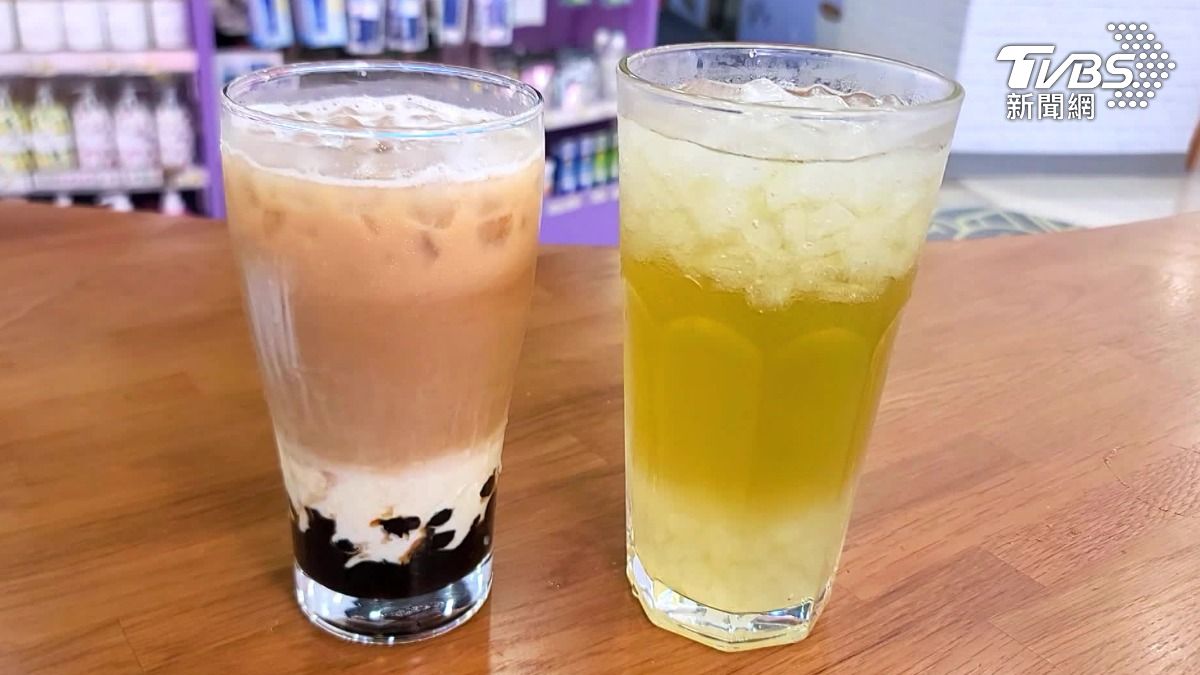 店員技能+1!超商首家街邊店茶吧,現搖珍奶(圖/TVBS)