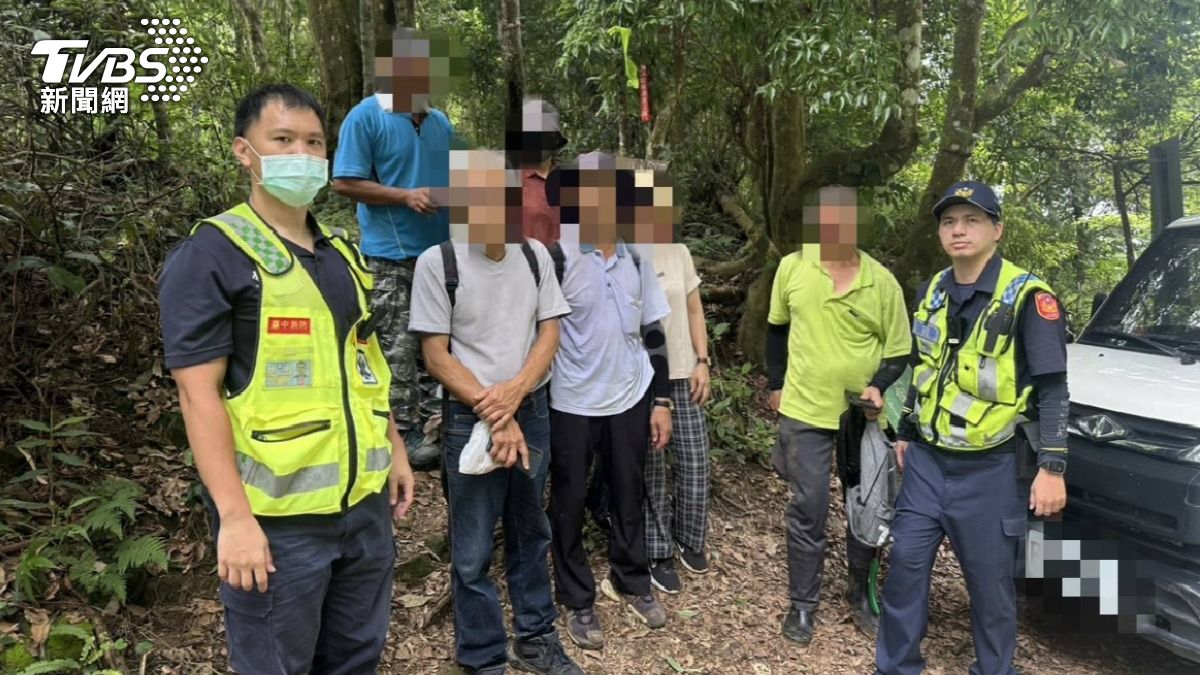 返程途中謝男血糖過低,臉色發白、全身冒冷汗。(圖/TVBS)