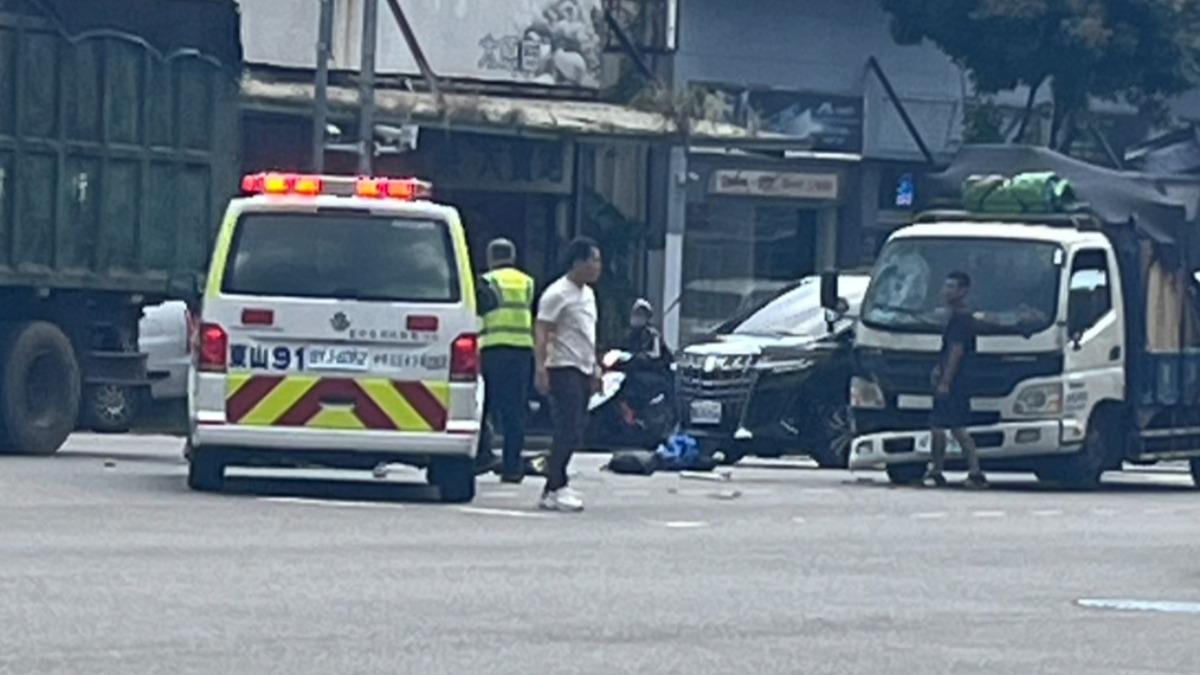 台中死亡車禍!63歲男沿斑馬線鬼切 騎一半變綠燈遭撞死