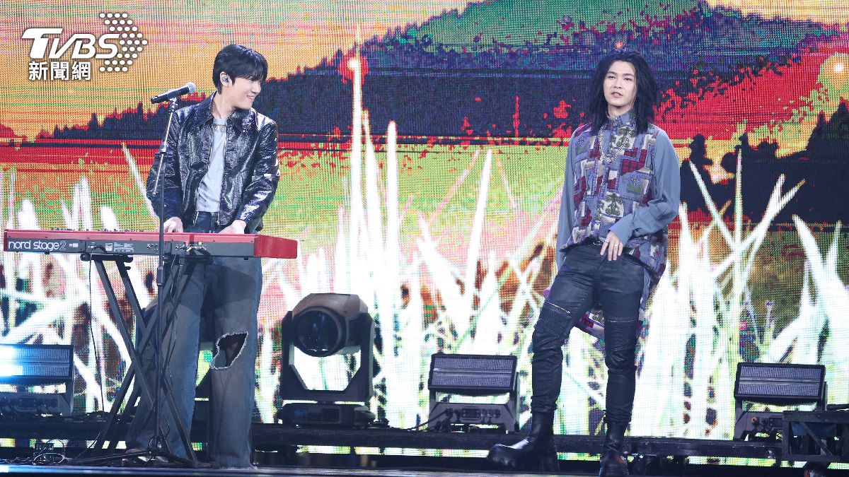限定組合「宇宙麋人」小巨蛋合體開唱。（圖／張哲鳴攝）