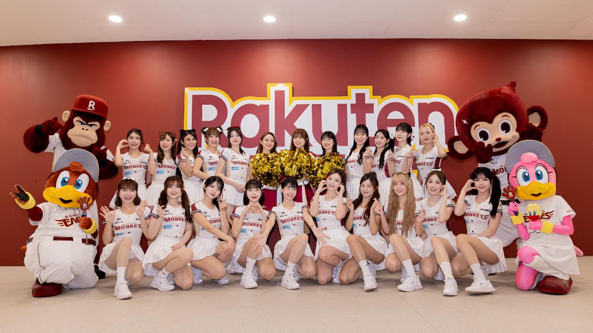 樂天女孩全體合影。（圖／樂天桃猿提供）
