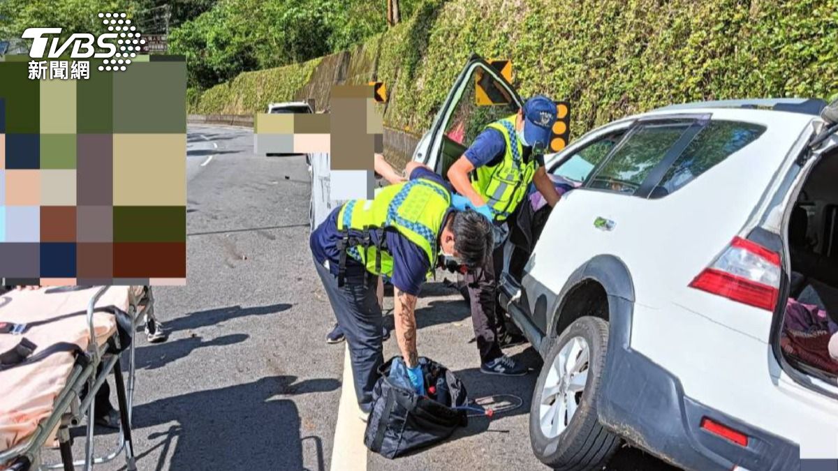 嘉義嚴重死亡車禍!休旅車自撞「車頭包護欄」 夫妻1死1傷