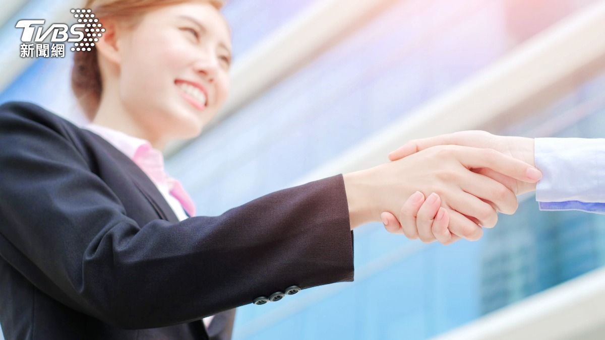 6月底命運轉機!「3生肖」遇貴人相助 迎來事業高光時刻