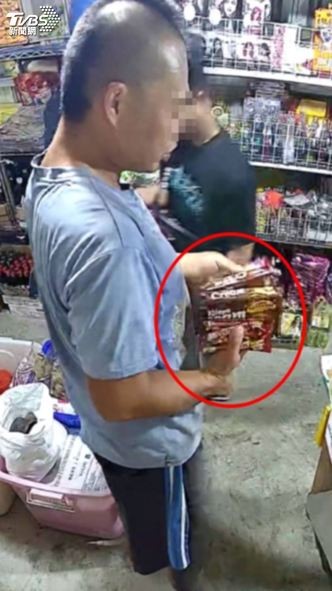 苗栗慣犯!男稱小孩餓 卻騙走菸酒巧克力