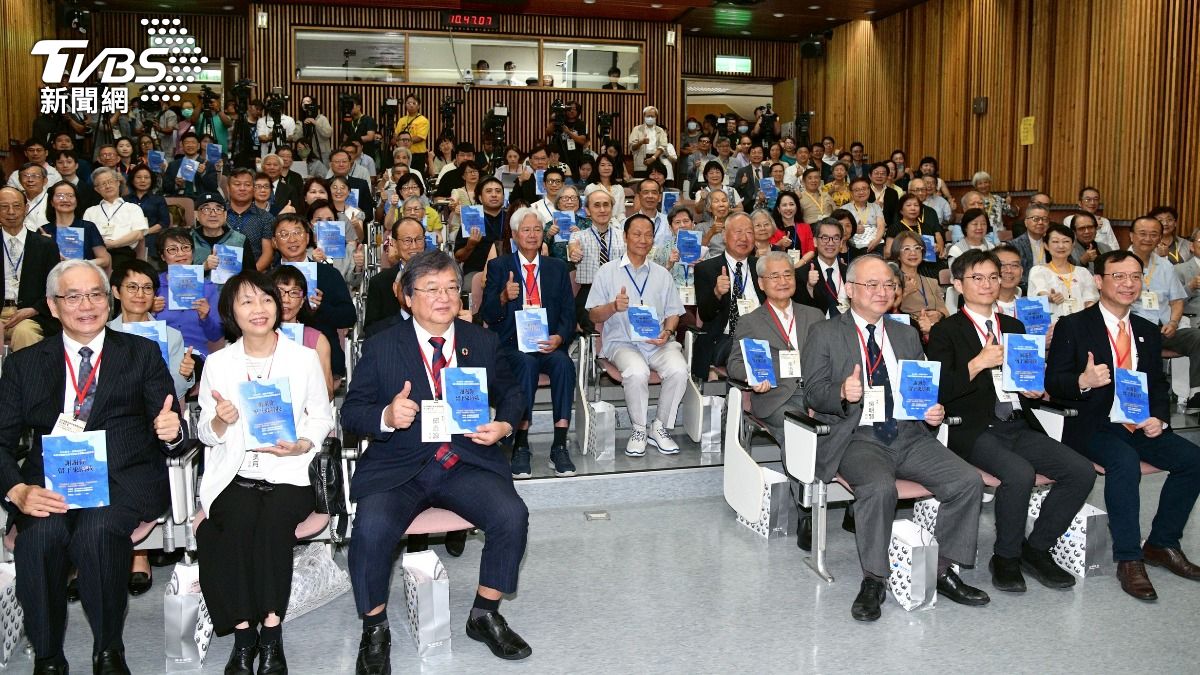 衛福部長邱泰源等多位醫界大咖均到場。(圖/胡瑞麒攝)