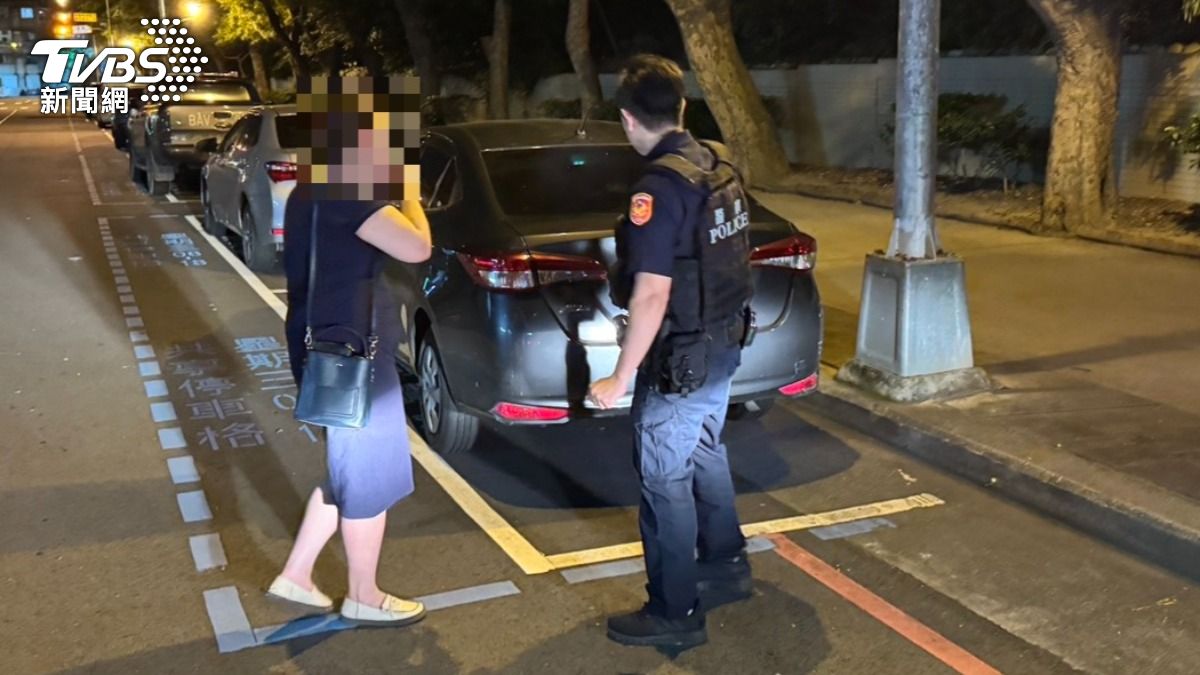 張女憑記憶在烈日下苦尋,也並未求助任何人,結果在外一晃就超過7小時。(圖/TVBS)