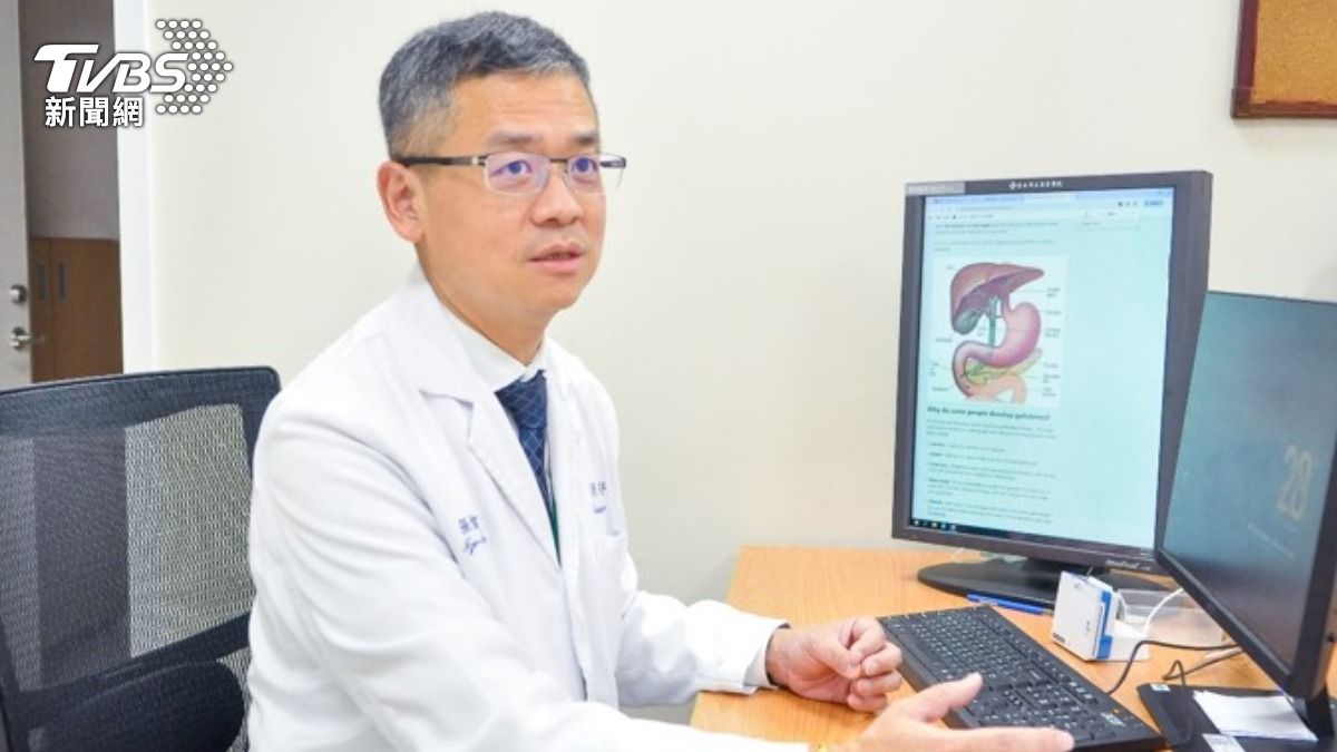7旬翁高燒腹痛 急性膽囊炎「流深色尿」險成敗血症