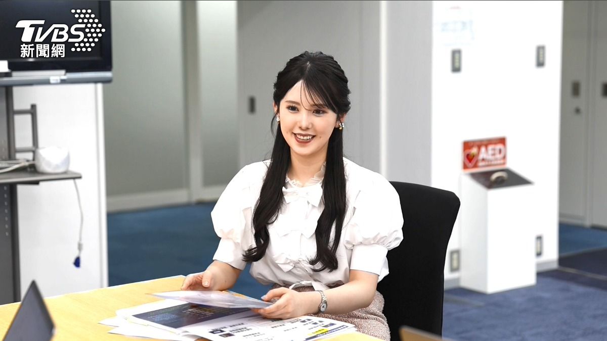 Weathernews主播小川千奈坦承,每次訓練都很緊張。(圖/陳宥翔攝)