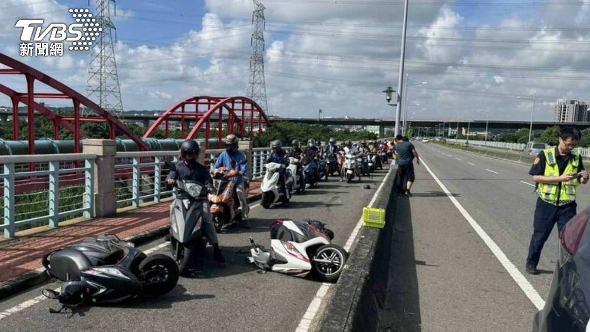 彰化死亡車禍!無照男衝撞大度橋水泥燈柱 噴飛昏迷慘死