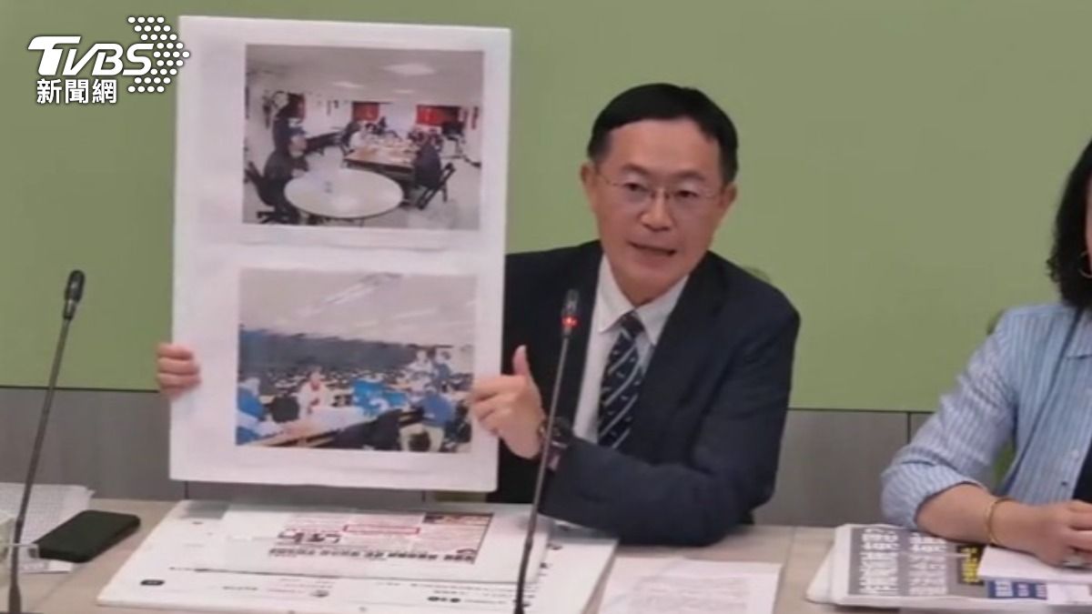 李坤城質疑罷免團隊照片(圖/TVBS資料畫面)