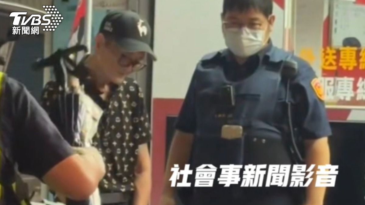 66歲男子懸掛假車牌藏毒當場遭查獲。(圖/社會事新聞影音)