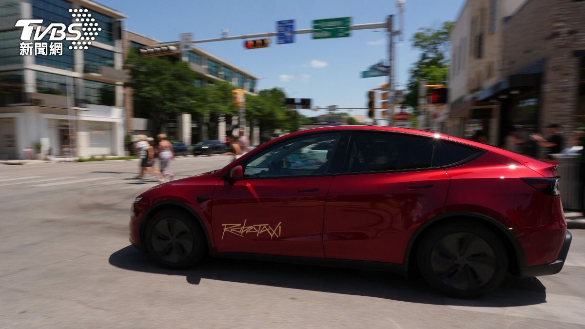 特斯拉Robotaxi上路近一年 車隊規模僅59輛引質疑