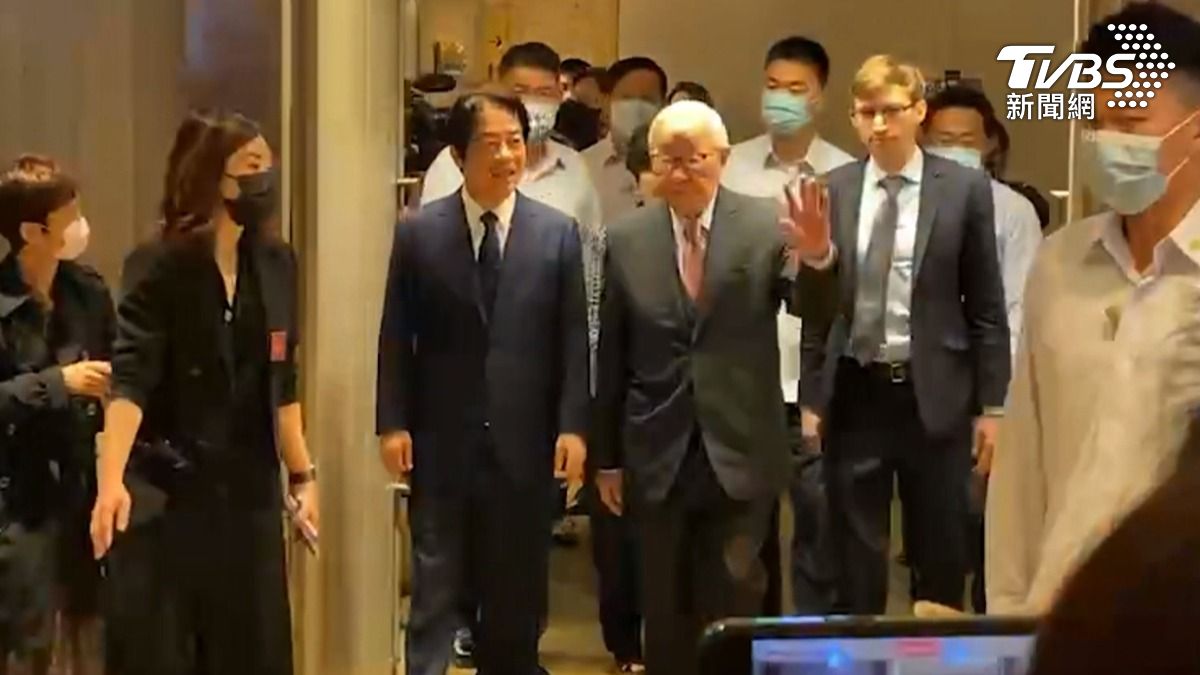 台積電創辦人張忠謀和AI教父黃仁勳也都曾被詐騙集團盜用身分。（圖／TVBS）