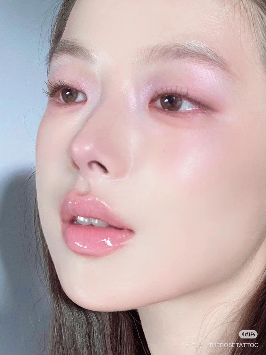 歐若妝的底妝強調清透自然,要告別厚重粉感。(圖/翻攝自小紅書)