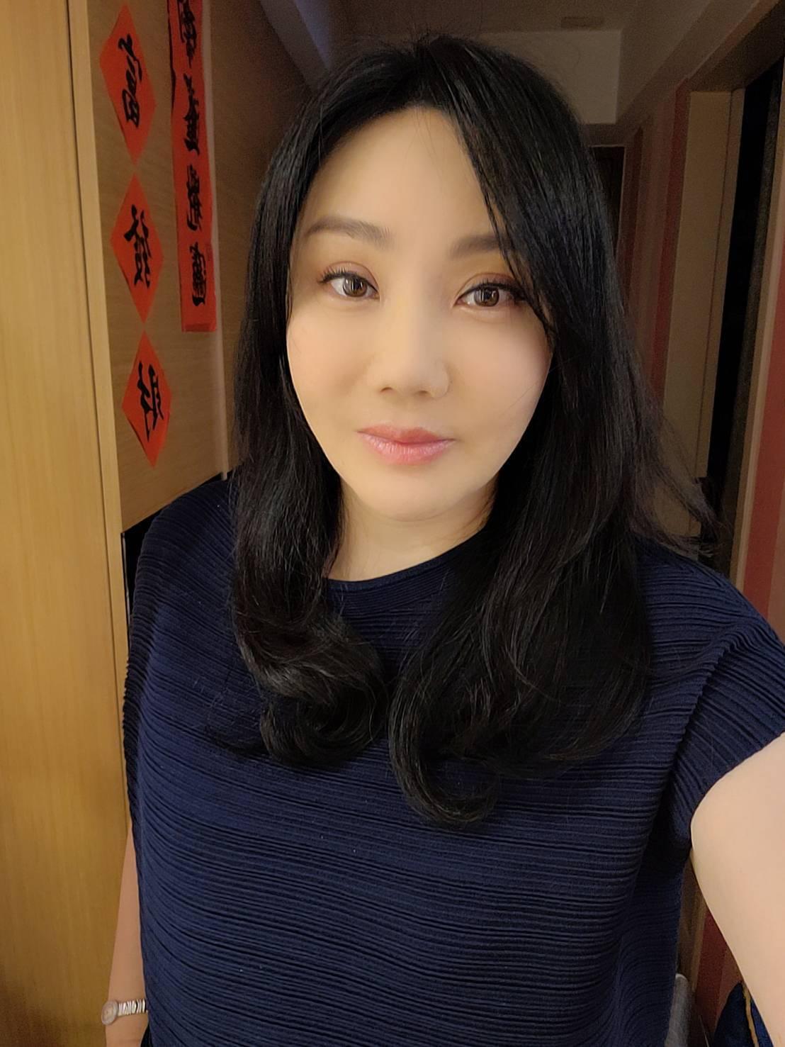 命理師沈嶸。（圖／翻攝自沈嶸臉書）