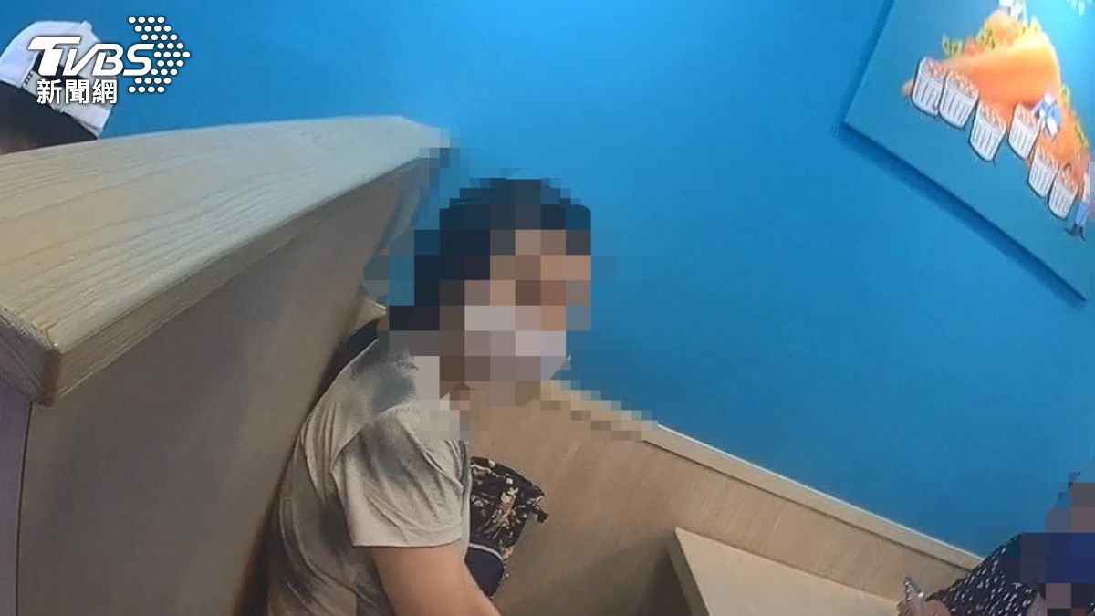 雙方相約在餐廳面交。(圖/TVBS)