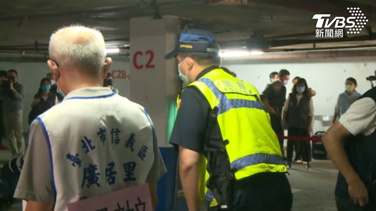 新制上路後,警力與民政單位,除將在戰時擔任疏散引導,亦將於平時肩負定期查核工作。(圖/TVBS)