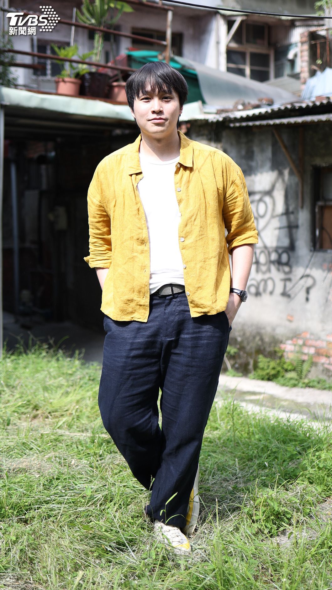 陳以恆自日本早稻田大學畢業,返台服兵役後決定繼續玩音樂。(圖/張哲鳴攝)
