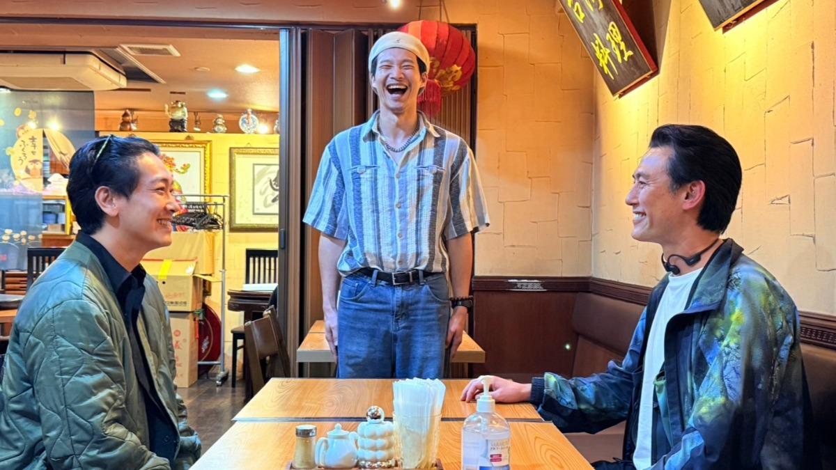 左起施名帥、黃冠智、塚原大助在日本相聚。(圖/影一製作所提供)