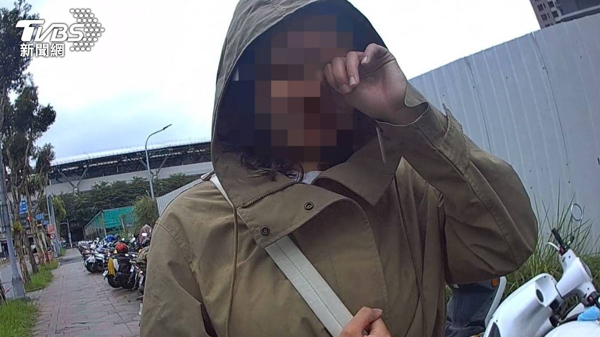 車陷泥地輕催油門!台中女大生暴衝撞車闖禍 沒錢賠心急哭了